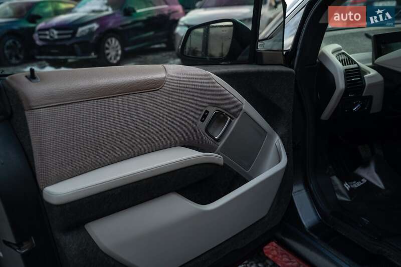 Хэтчбек BMW I3 2018 в Черновцах