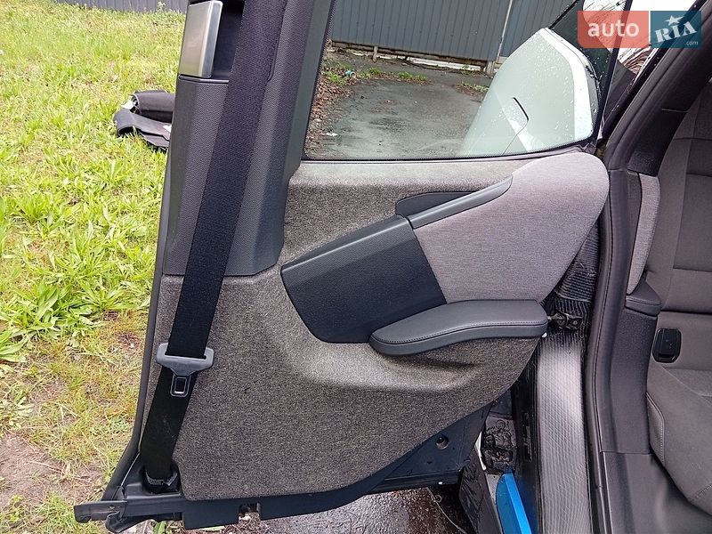 Хэтчбек BMW I3 2015 в Горишних Плавнях