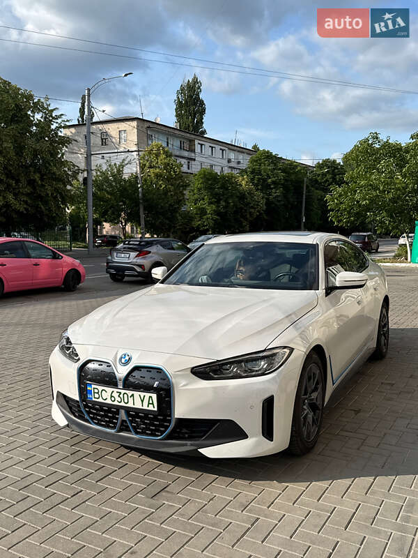 Купе BMW i4 2022 в Львове