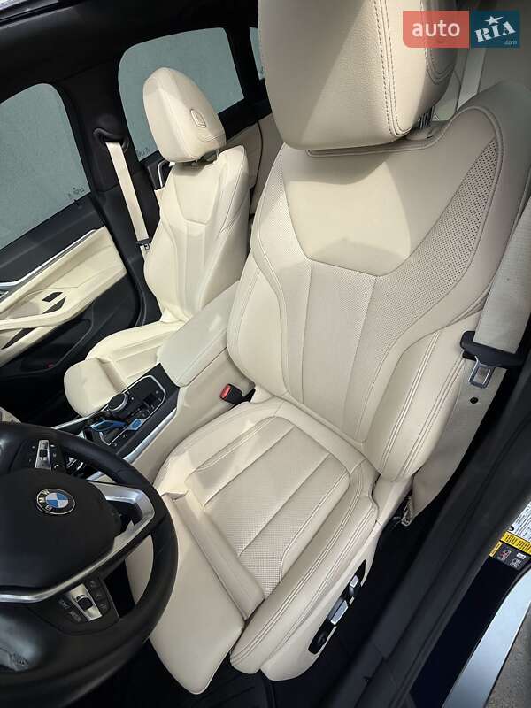 Купе BMW i4 2022 в Львове