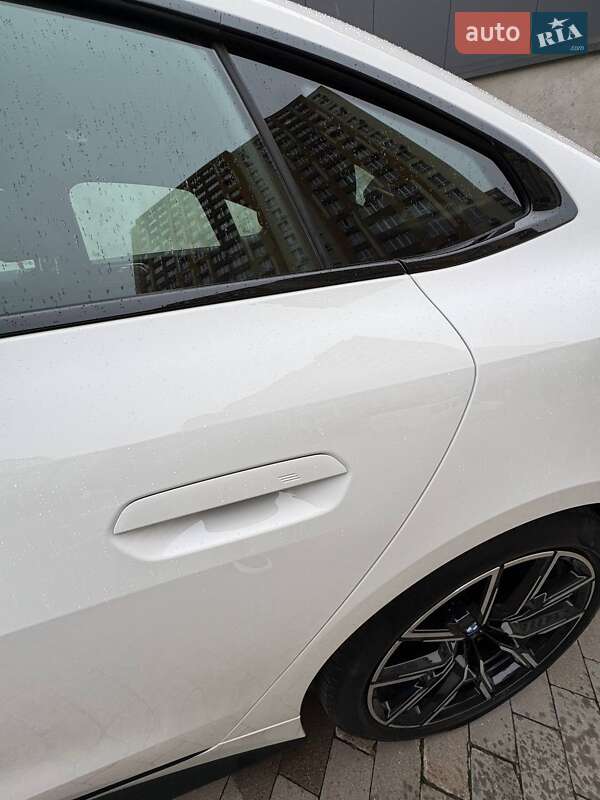 Купе BMW i4 2022 в Киеве фото 13 Купе BMW i4 2022 в Киеве