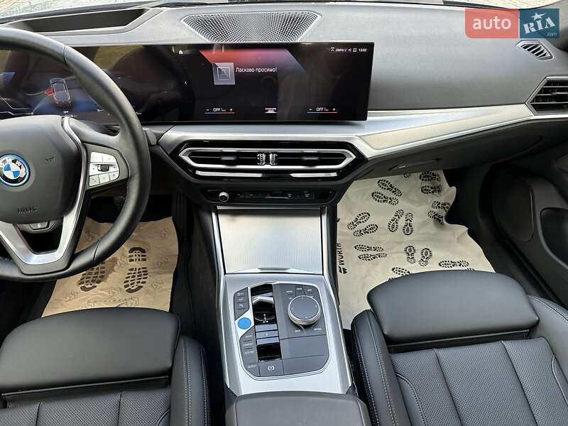 Купе BMW i4 2023 в Львові