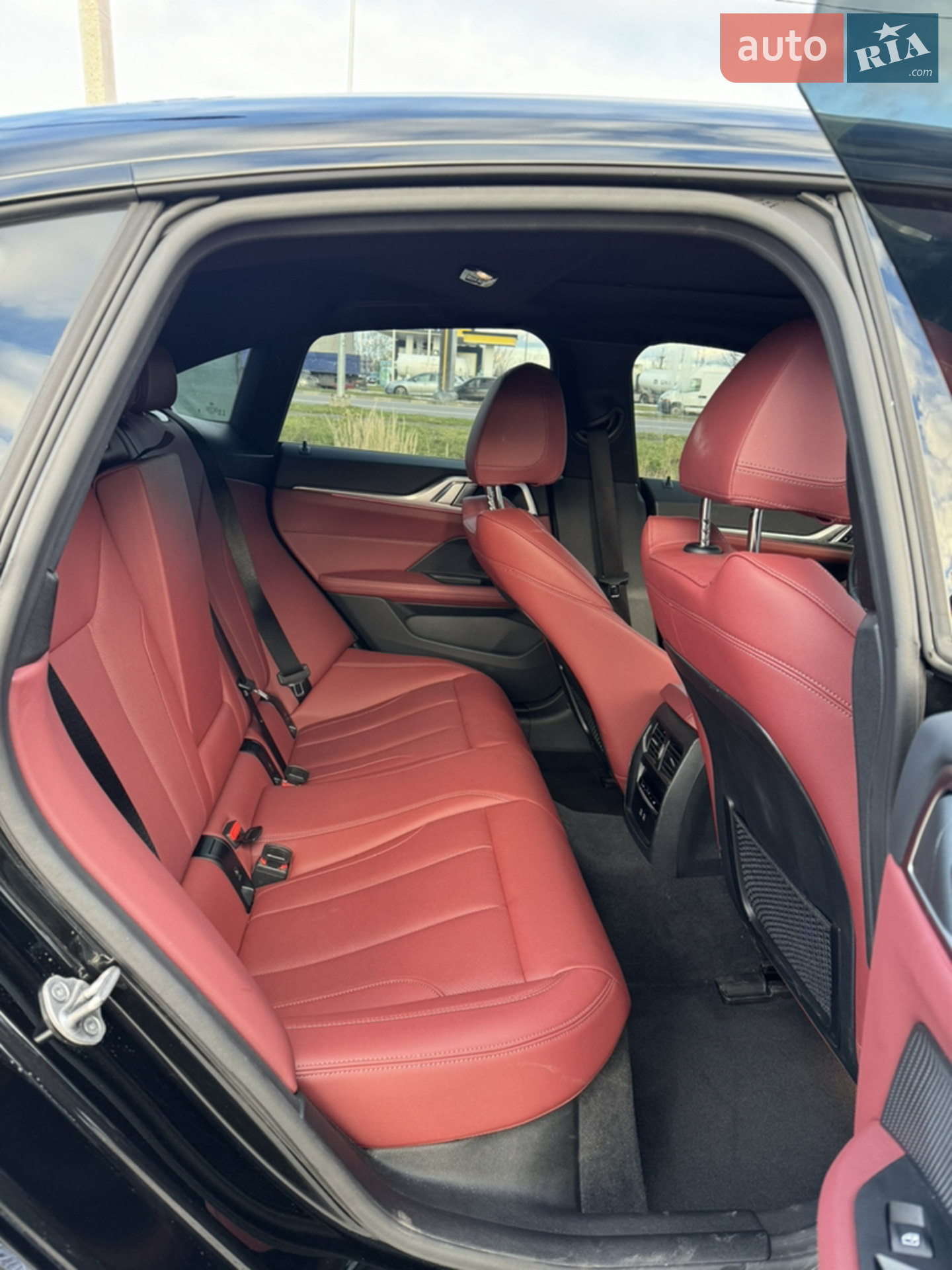 2023 BMW i4 - мініатюра 23