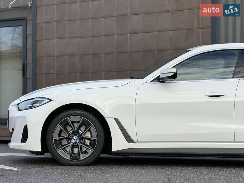 Купе BMW i4 2022 в Киеве фото 17 Купе BMW i4 2022 в Киеве