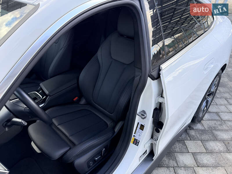 Купе BMW i4 2024 в Львове