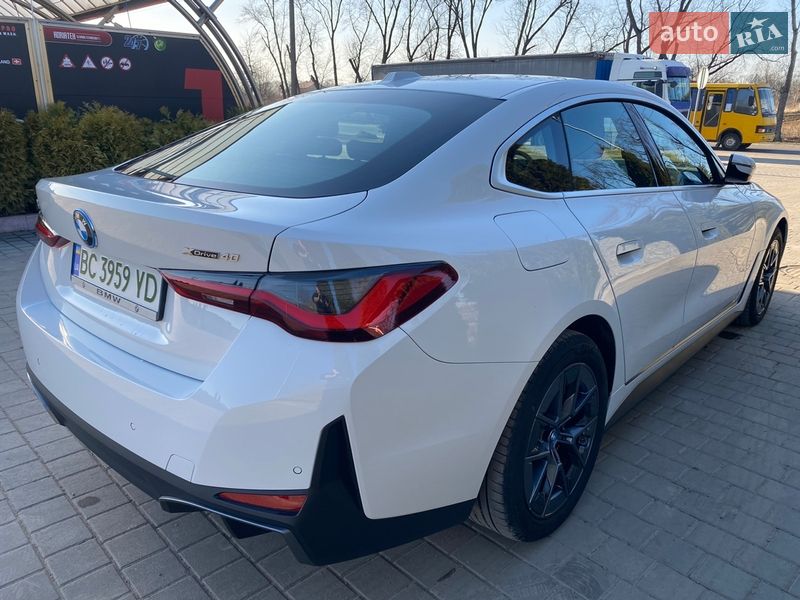 Купе BMW i4 2024 в Самборе