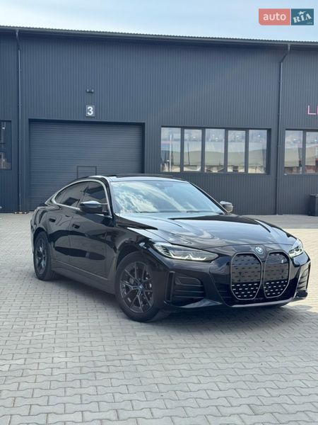 Купе BMW i4 2023 в Иршаве