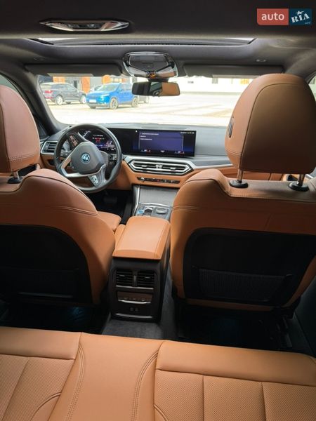 Купе BMW i4 2023 в Иршаве