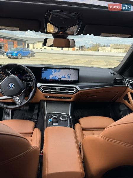 Купе BMW i4 2023 в Иршаве