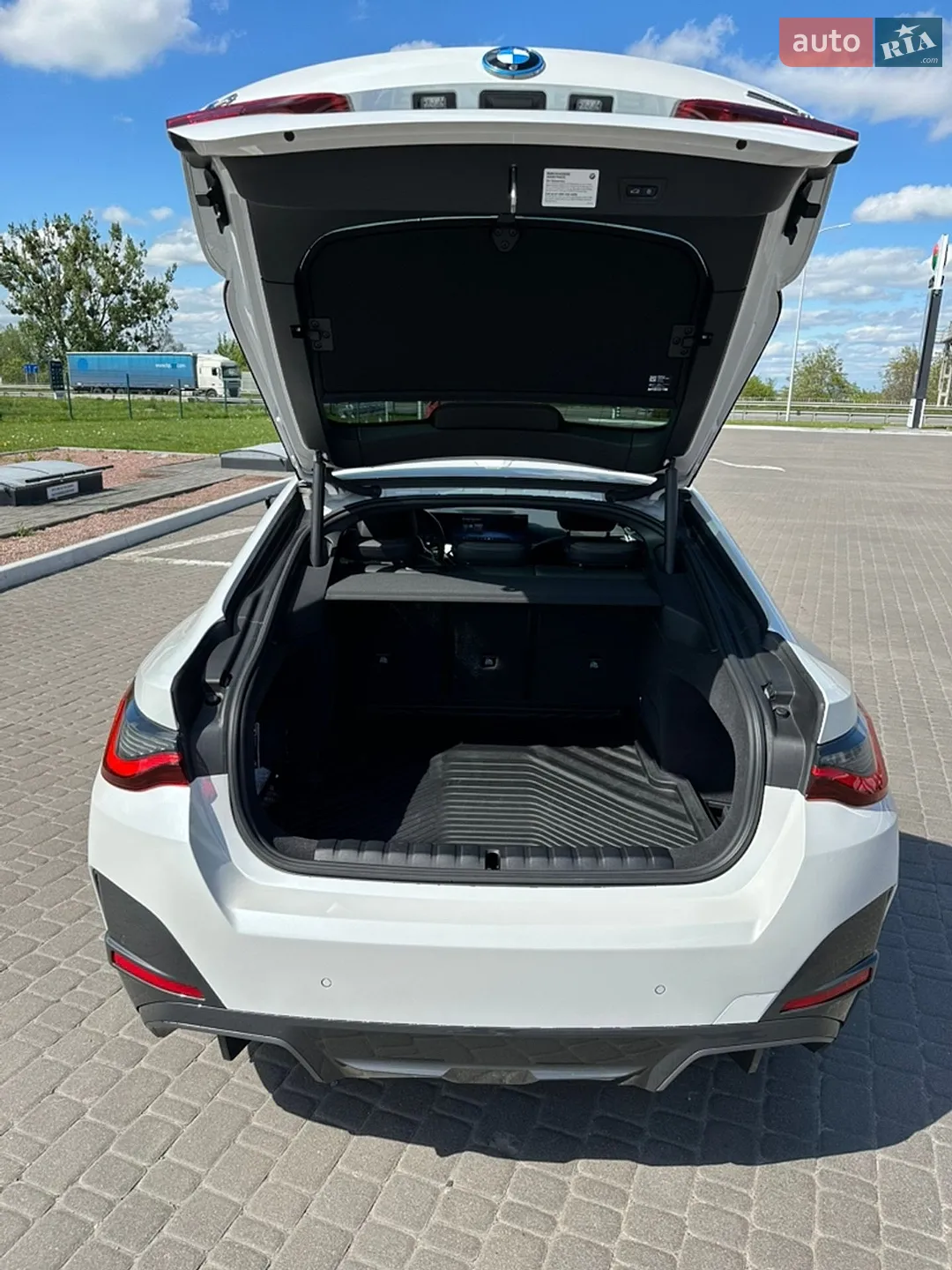 2023 BMW i4 - мініатюра 15