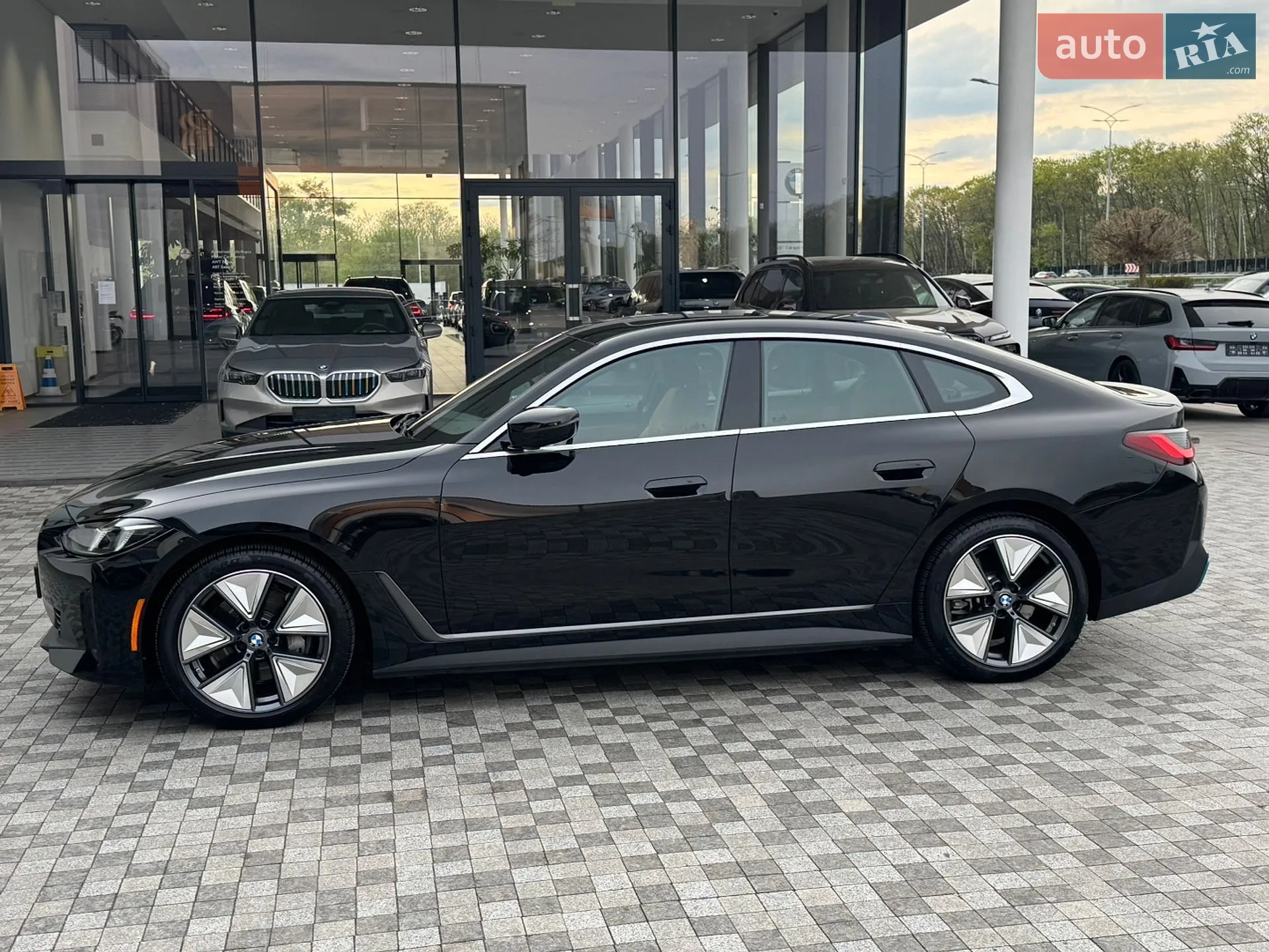 2024 BMW i4 - мініатюра 8