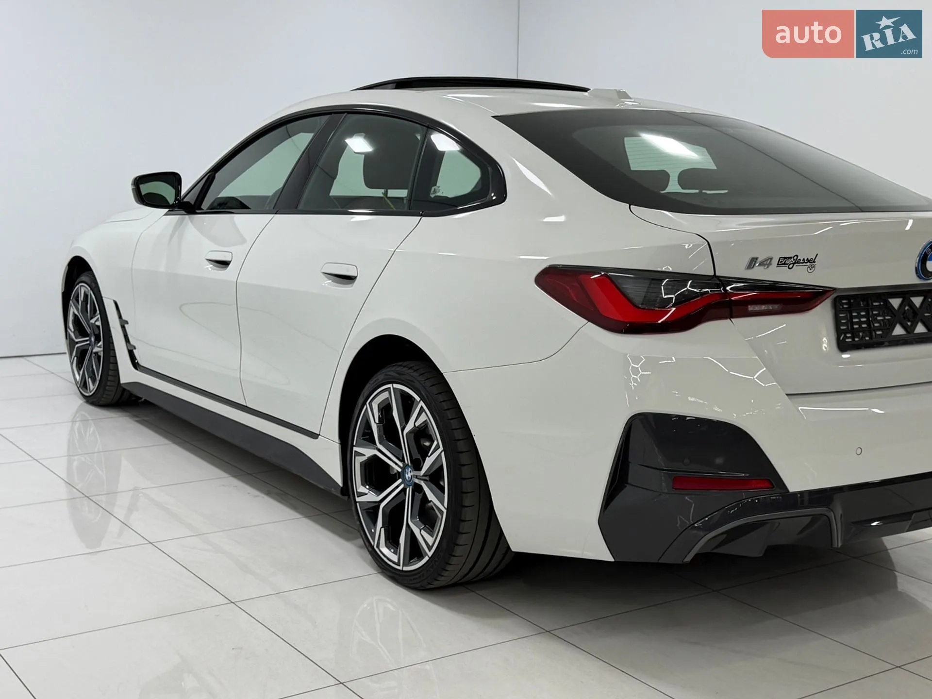 2024 BMW i4 - мініатюра 9