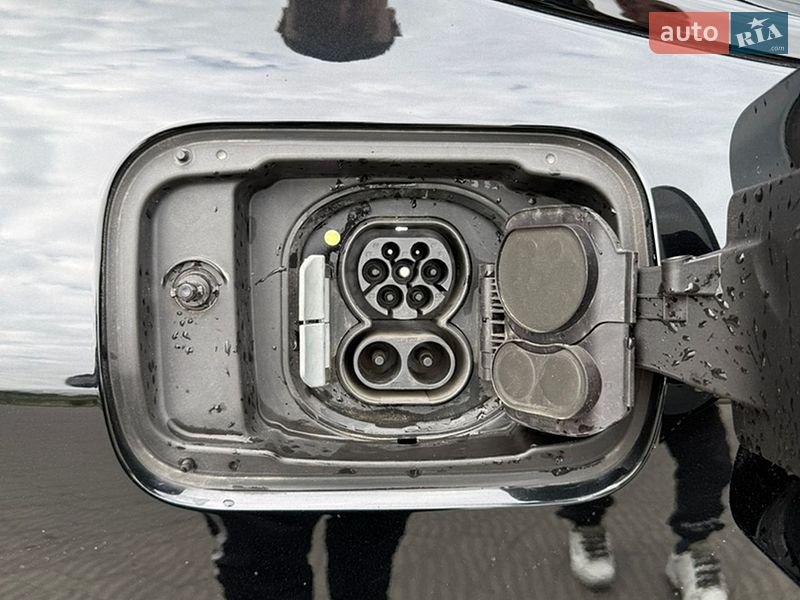 Купе BMW i4 2023 в Стрию