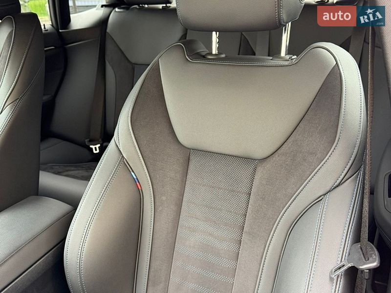 Купе BMW i4 2023 в Стрию
