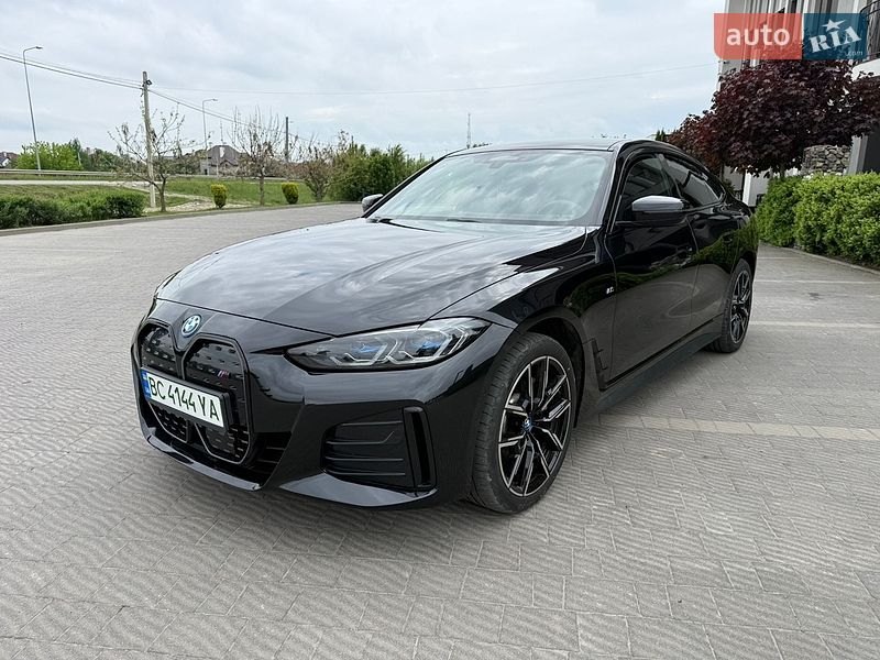 Купе BMW i4 2023 в Стрию