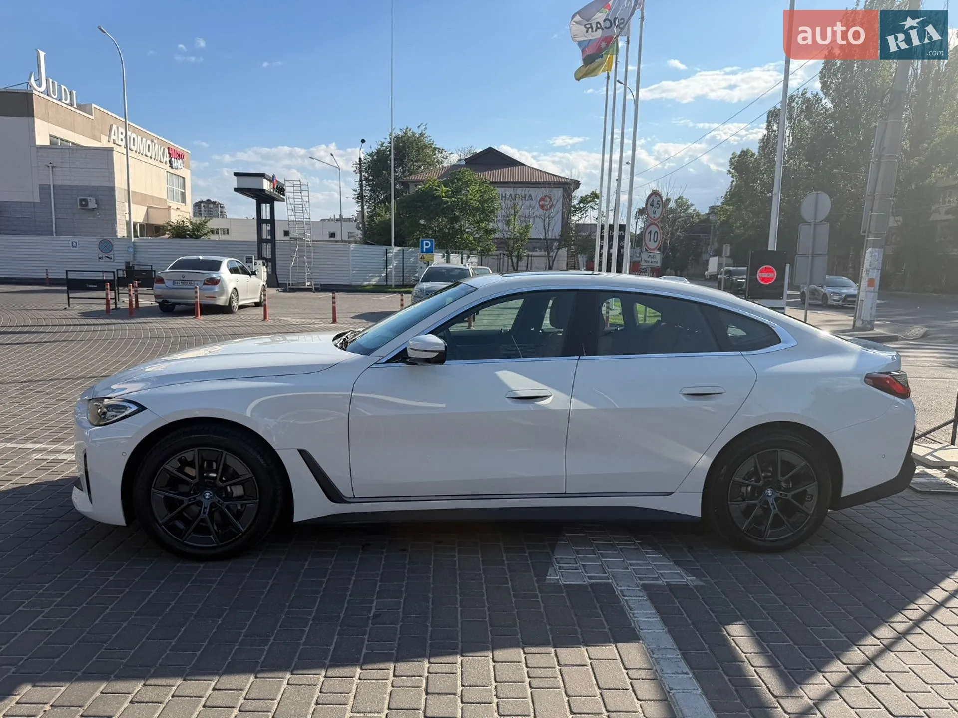 2023 BMW i4 - мініатюра 8