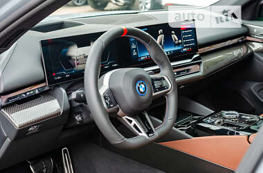 Седан BMW i5 2024 в Києві
