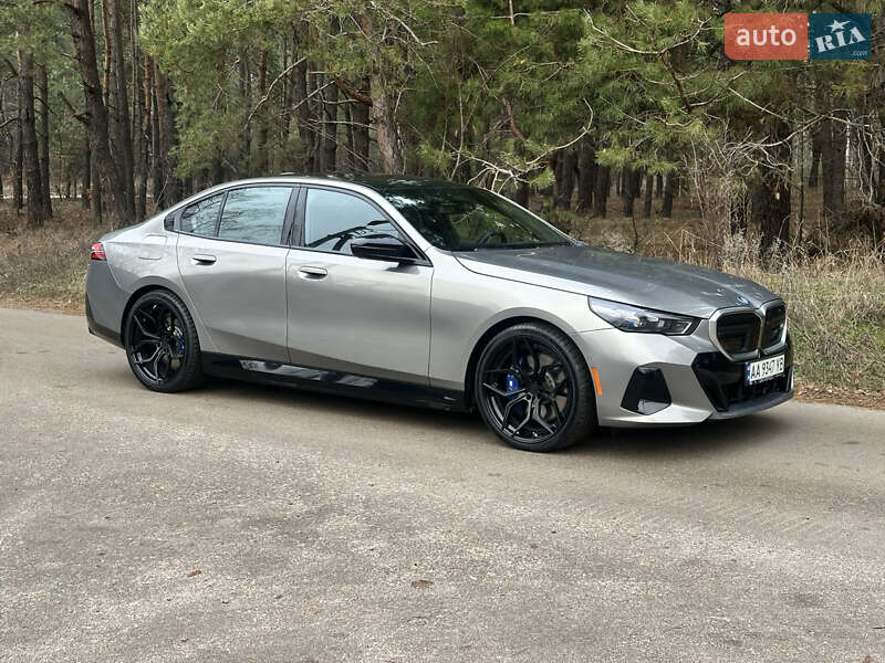 Седан BMW i5 2023 в Киеве