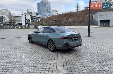 Седан BMW i5 2024 в Києві