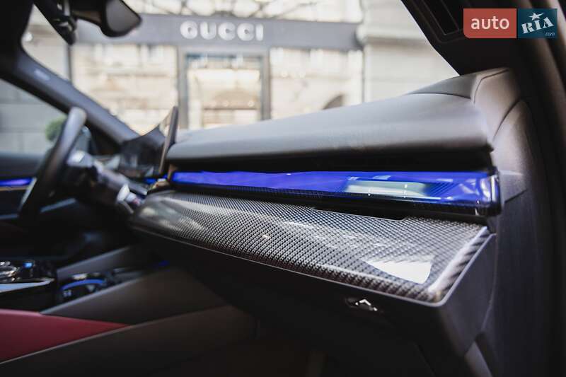 Седан BMW i5 2024 в Киеве