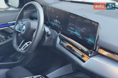 Седан BMW i5 2024 в 