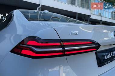 Седан BMW i5 2024 в 