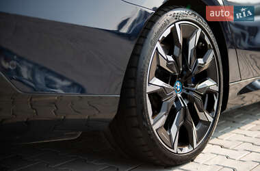 Седан BMW i5 2023 в 