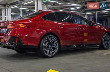 Седан BMW i5 2024 в Черновцах