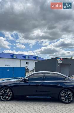 Седан BMW i5 2023 в  фото 5 Седан BMW i5 2023 в