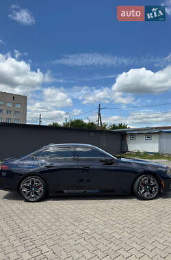 Седан BMW i5 2023 в  фото 16 Седан BMW i5 2023 в