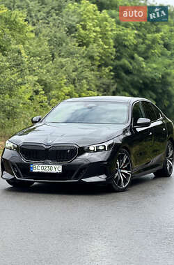 Седан BMW i5 2024 в Львове