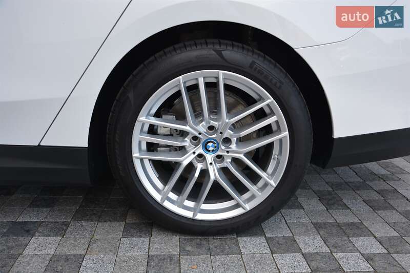 Седан BMW i5 2024 в Киеве