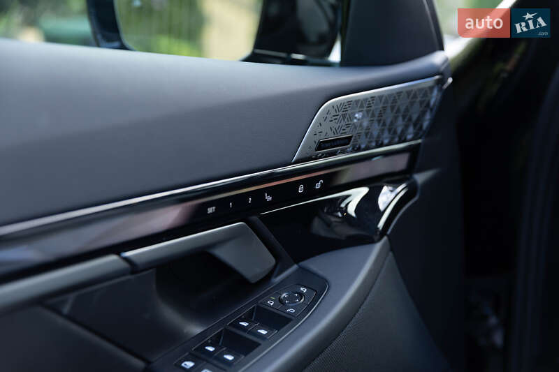 Седан BMW i5 2024 в Луцьку