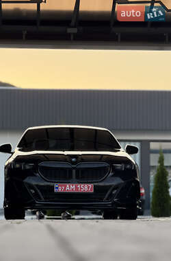 Седан BMW i5 2024 в Хусті