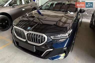 Седан BMW i5 2024 в Ужгороде