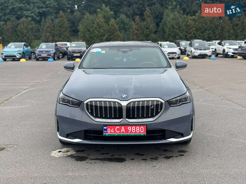 BMW i5 2024