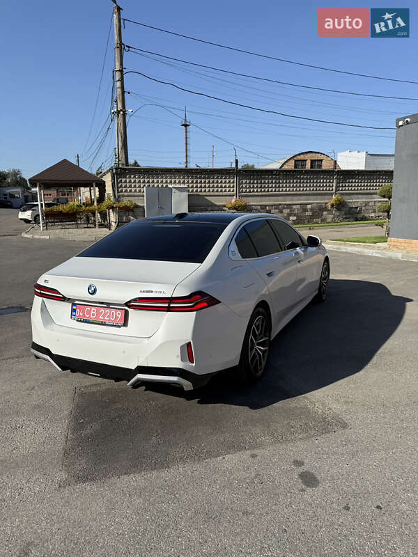 Седан BMW i5 2024 в Днепре