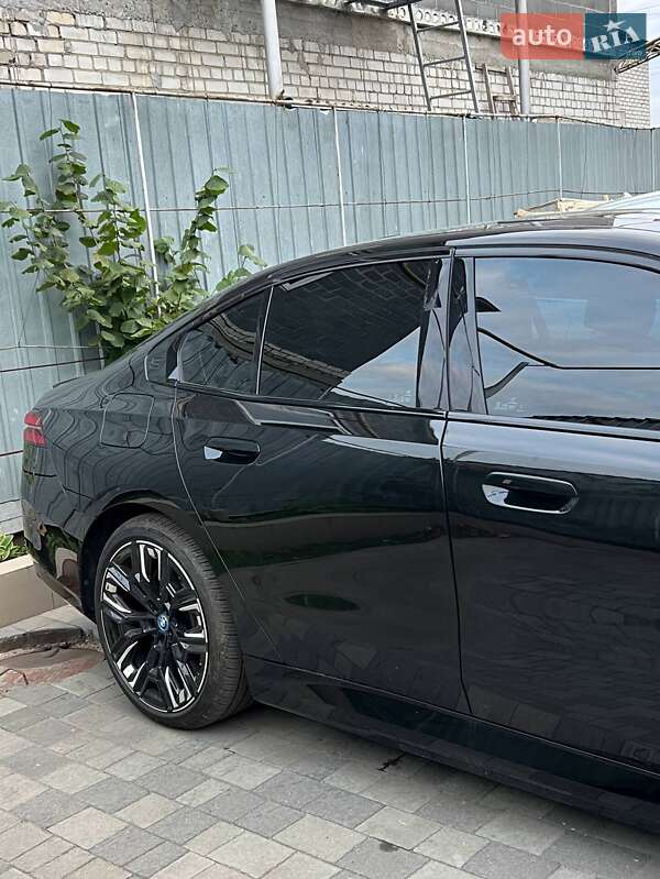Седан BMW i5 2024 в Черкассах