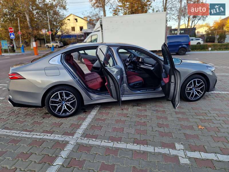 Седан BMW i5 2024 в Одессе