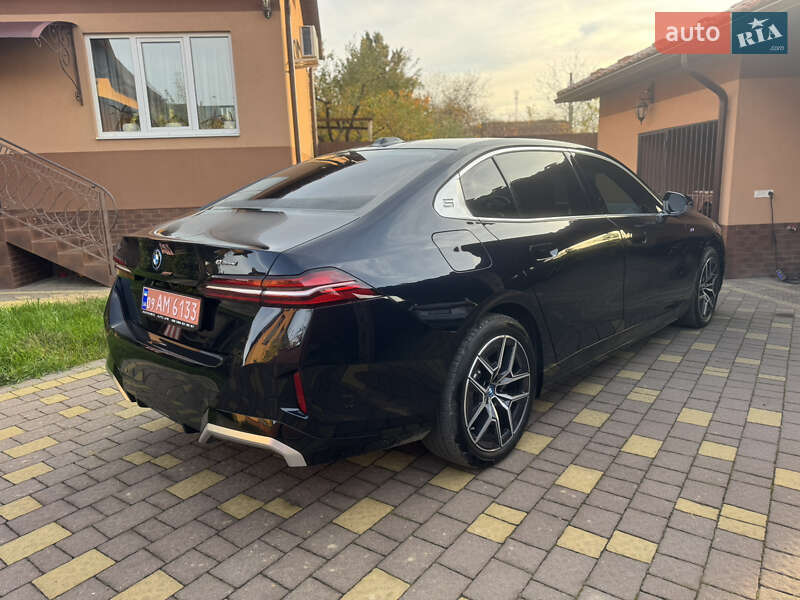 Седан BMW i5 2024 в Мукачевому