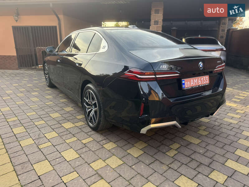 Седан BMW i5 2024 в Мукачевому