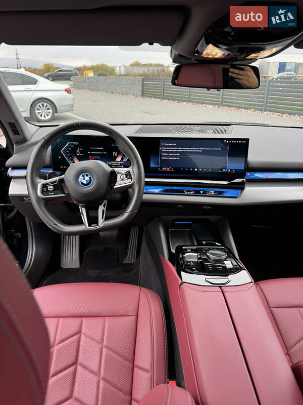 Седан BMW i5 2024 в Мукачевому