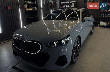 Седан BMW i5 2023 в Черновцах