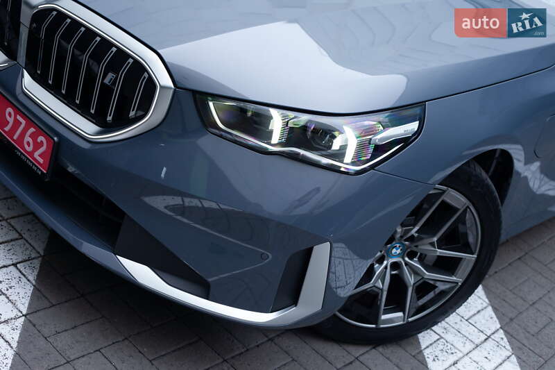 Седан BMW i5 2024 в Киеве