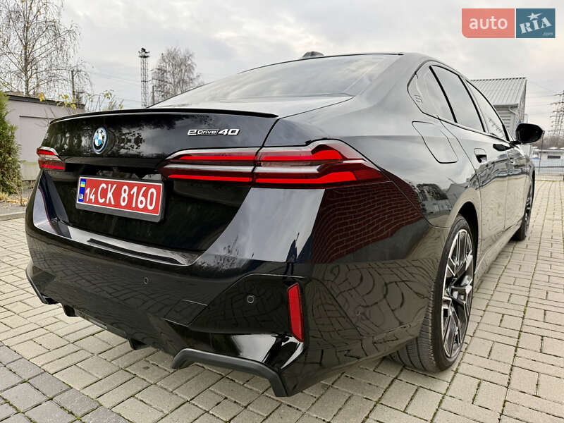 Седан BMW i5 2024 в Львове