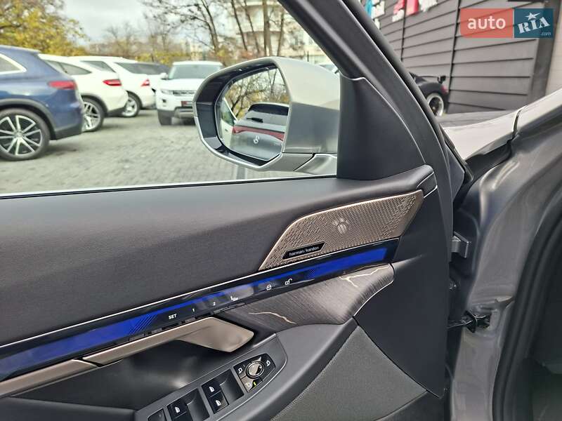 Седан BMW i5 2024 в Одесі