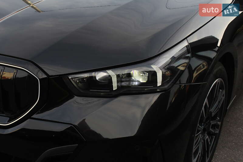 Седан BMW i5 2025 в Києві