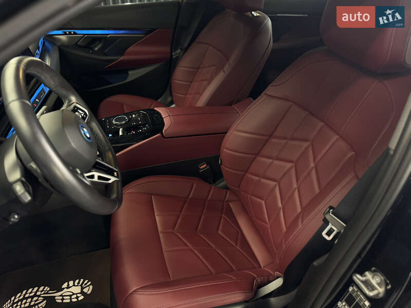 Седан BMW i5 2024 в Мукачево