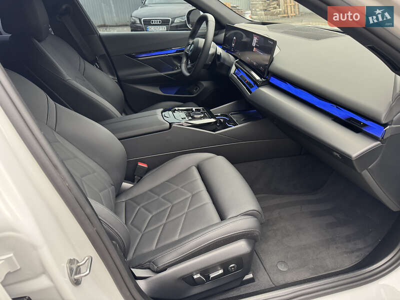 Седан BMW i5 2023 в Львове