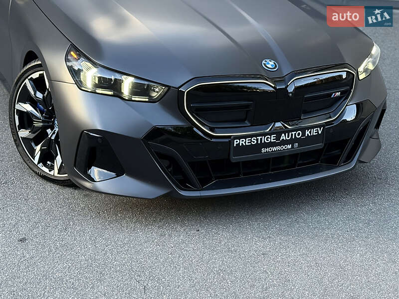 Седан BMW i5 2023 в Киеве